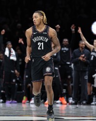 筐都要砸歪了！篮网半场投篮41中11&amp;三分20中3仅得到31分