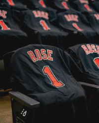 九游游戏中心-NBA史上最让人意难平的如果！他成为了篮球圣殿最年轻的图腾