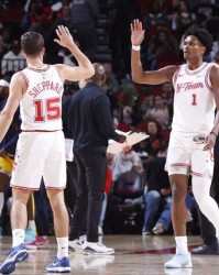 九游APP下载-火箭小将持续进步！近五场助攻数仅次东哈 已成值得信任的持球手